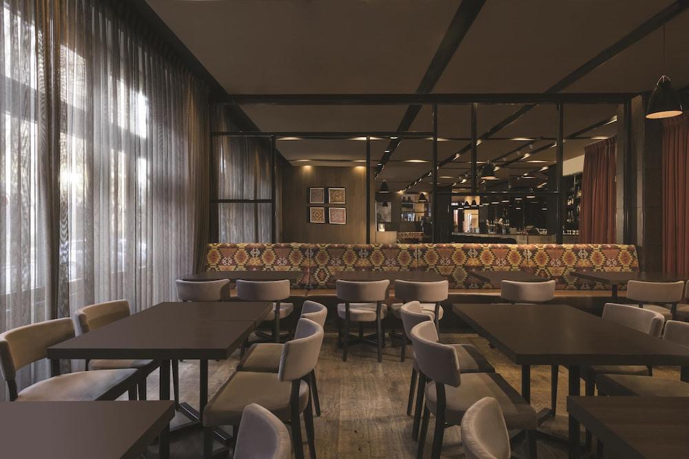 Apartahotel Adina Michel